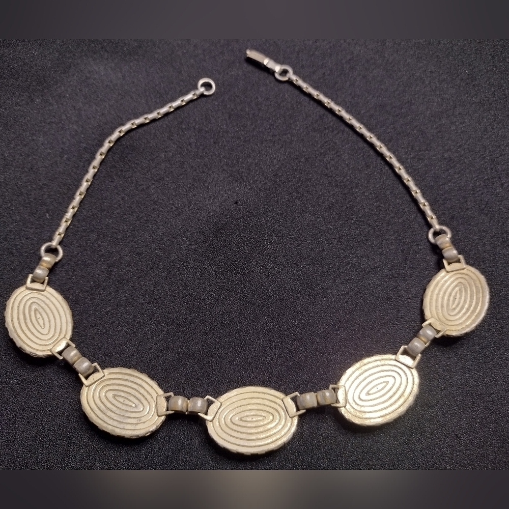 Gold and Cream Choker Necklace - Picture 5 of 12